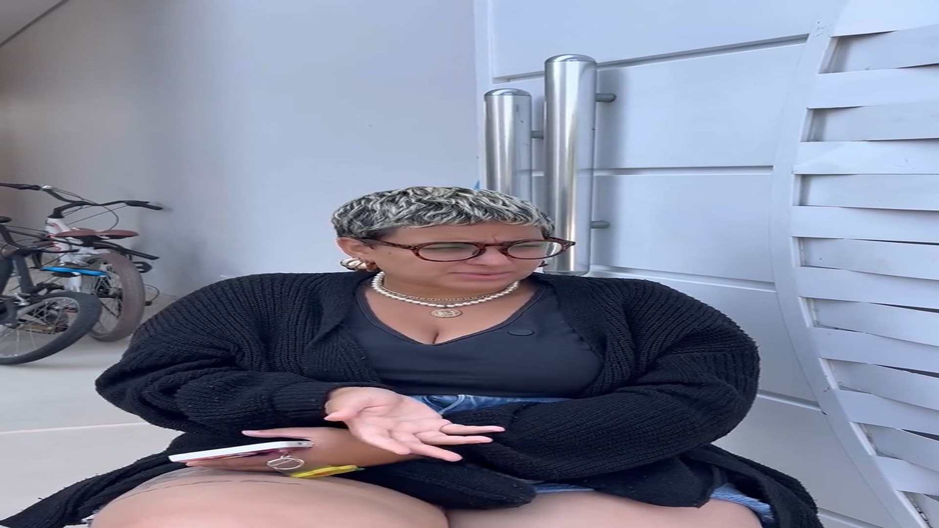 A0108026 Golpista tenta vender o mesmo celular para duas amigas e acaba desmascarada_parte2