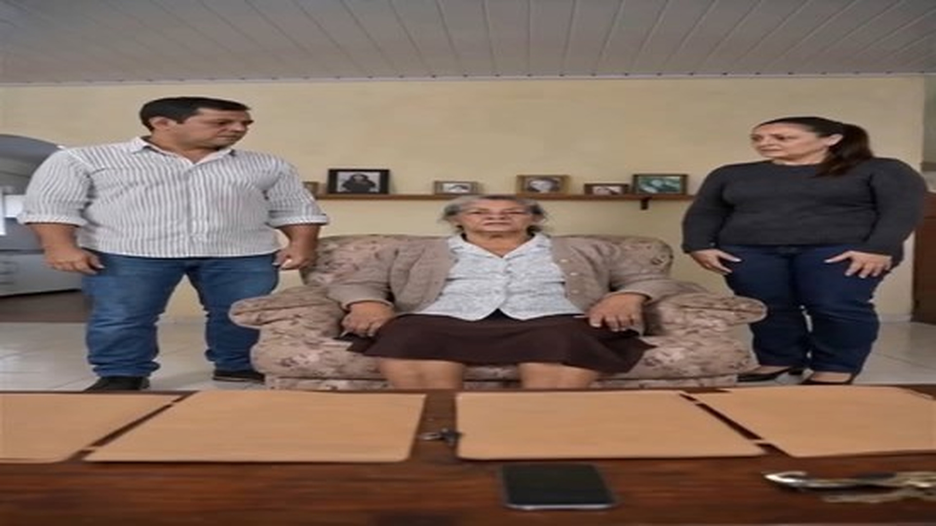 N1810134 Os filhos queriam mandar a mãe pro asilo #reflita #historiasreais #re part2