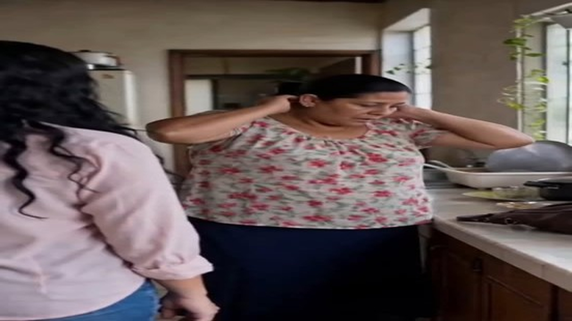N1810150 Os pais apostaram tudo na irmã porque achavam que ela seria alguem na v part2